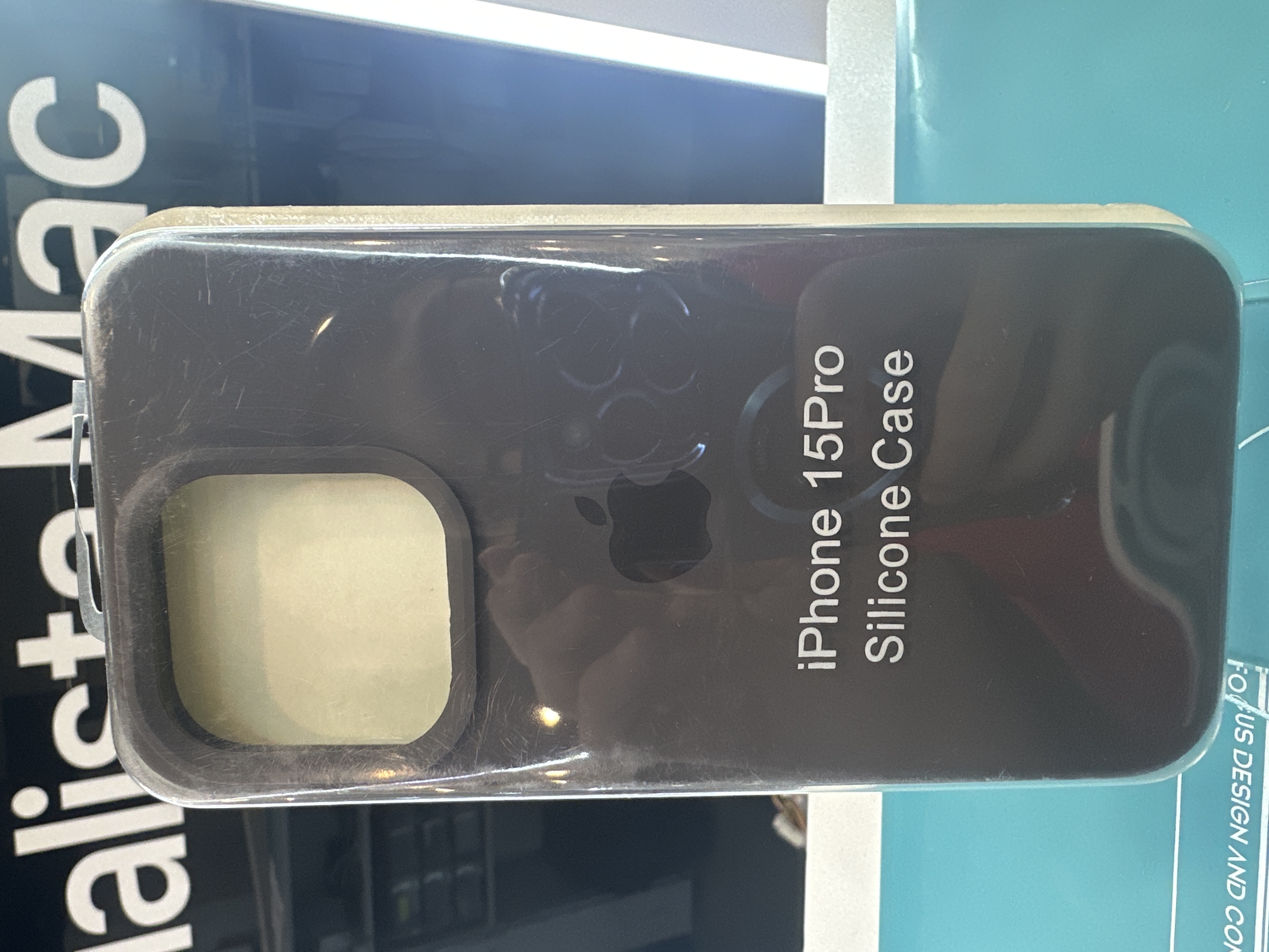CASE IP 15 PRO Nº 22 PLOMO MEDIO