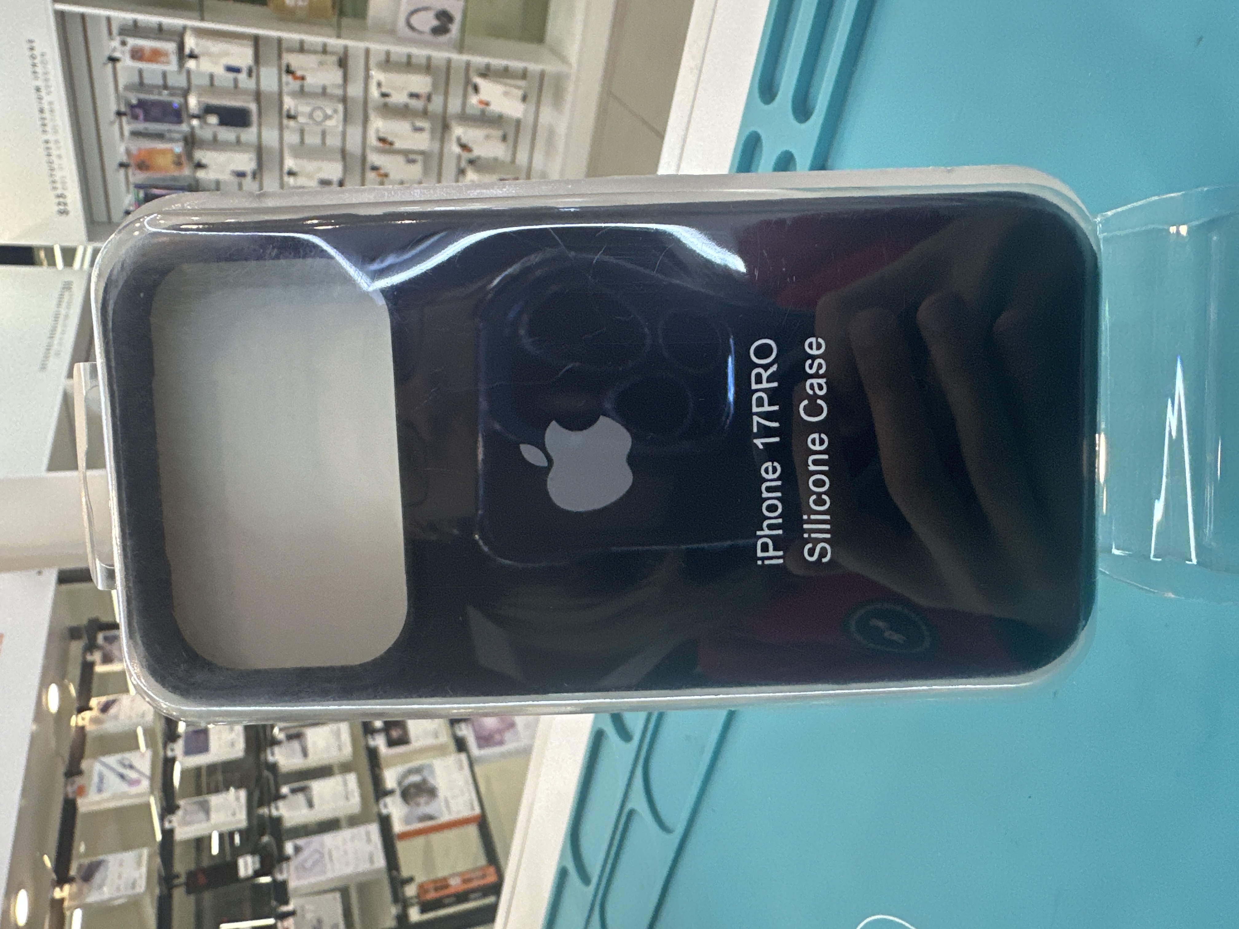 CASE IP 17 PRO CERRADO Nº 18 NEGRO