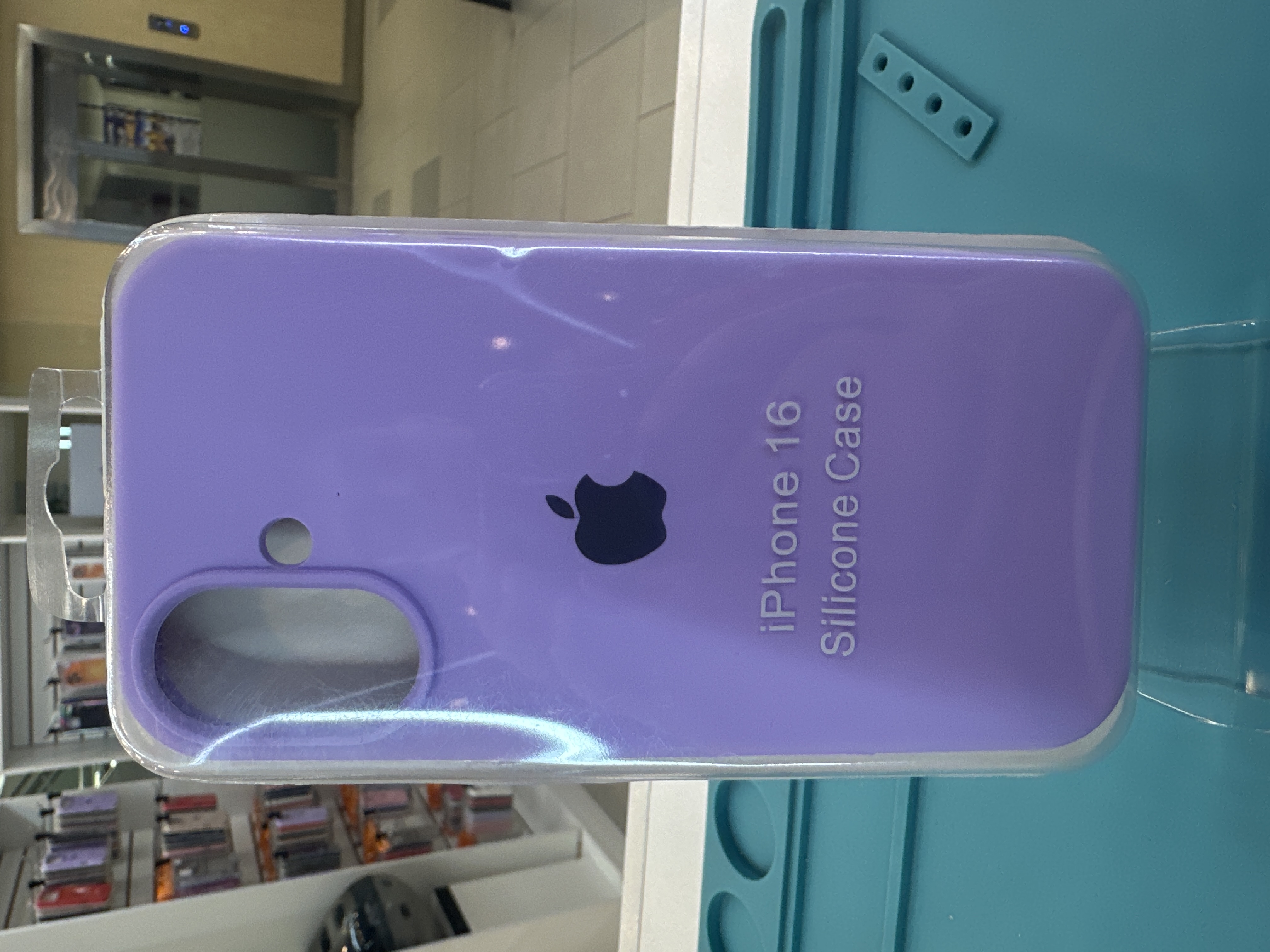 CASE IP 16 CERRADO Nº 42 LILA