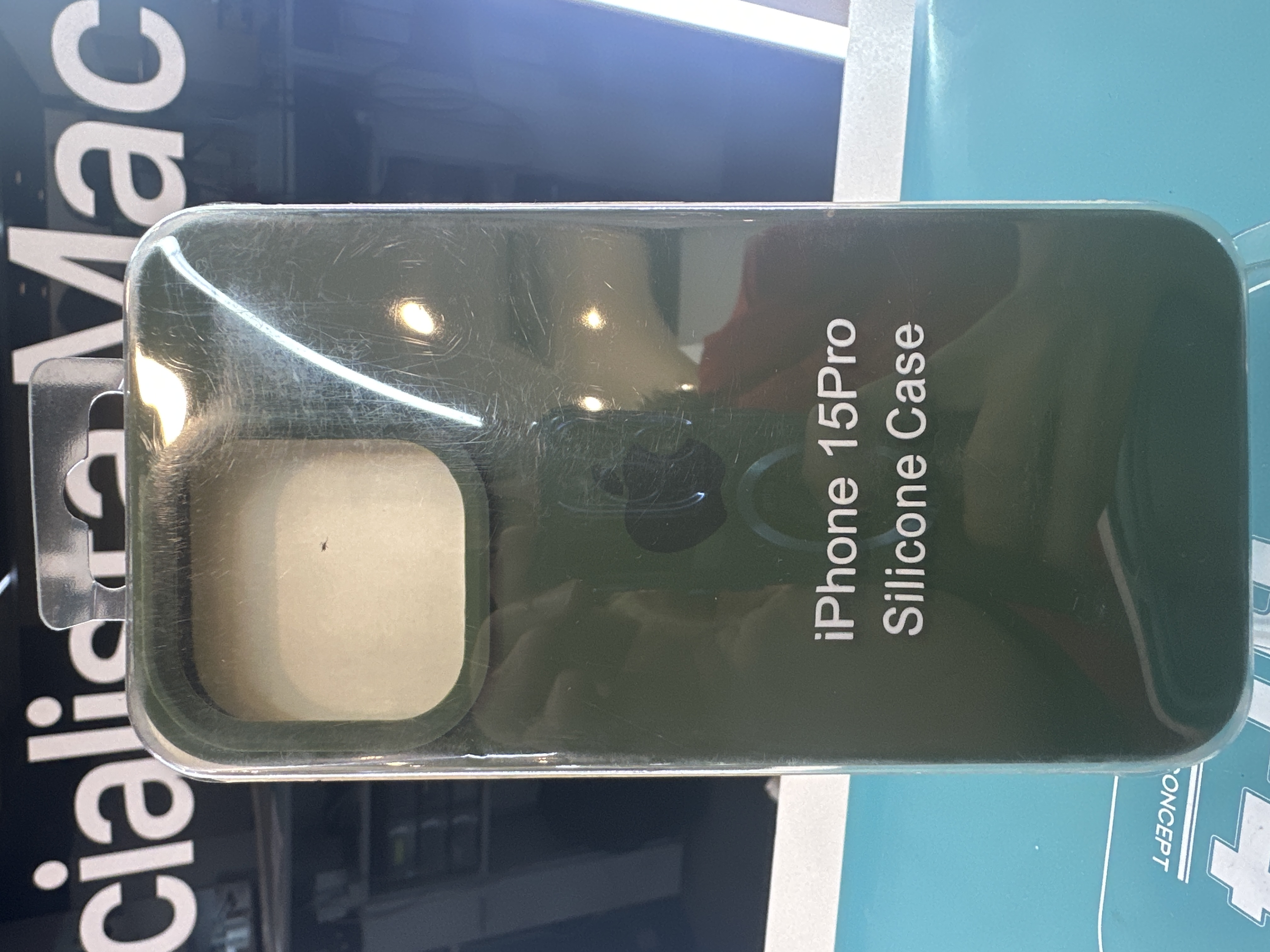 CASE IP 15 PRO Nº 52 VERDE MILITAR