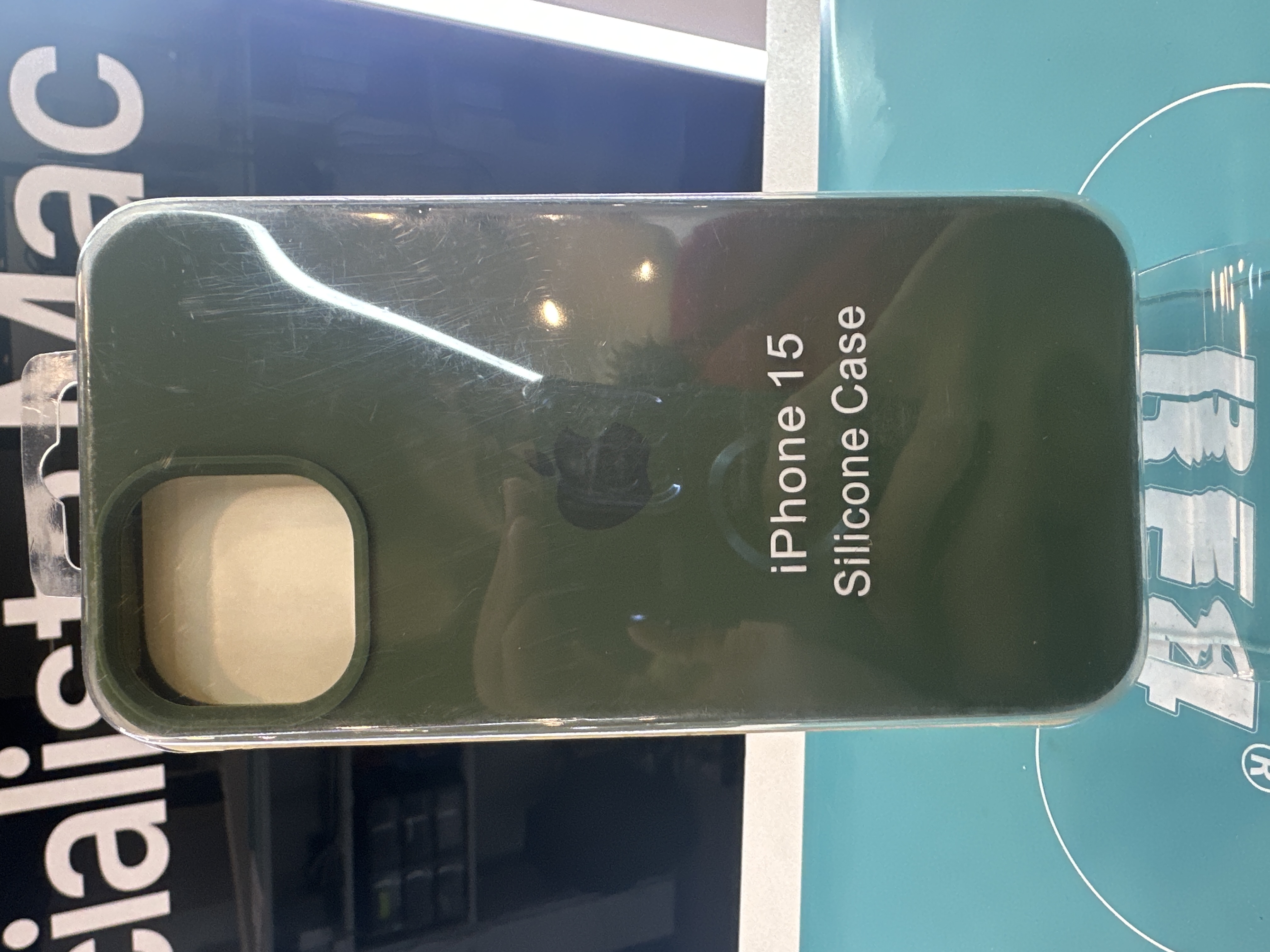 CASE IP 15 Nº 52 VERDE MILITAR